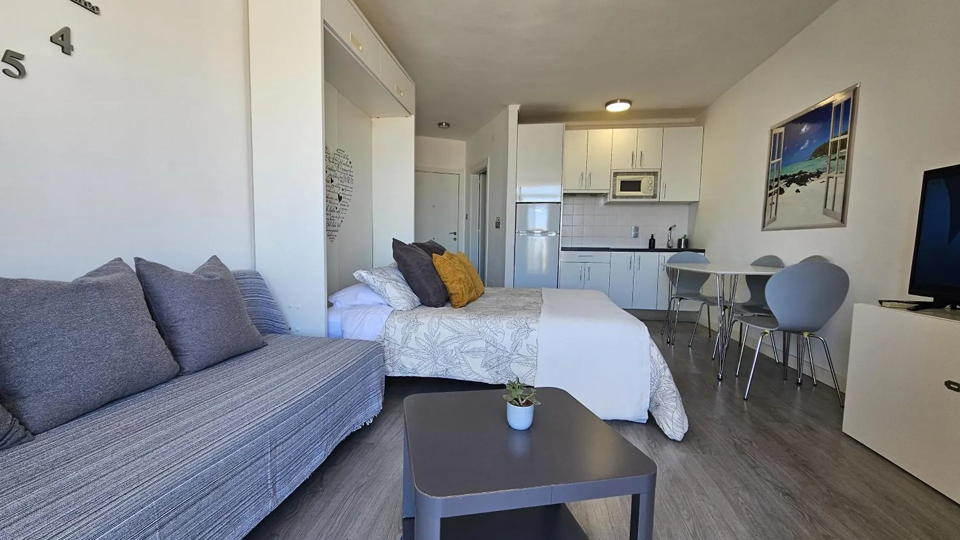 Fantastico Estudio Amplia Terraza Y Vistas Al Mar Benalmádena Apartmán