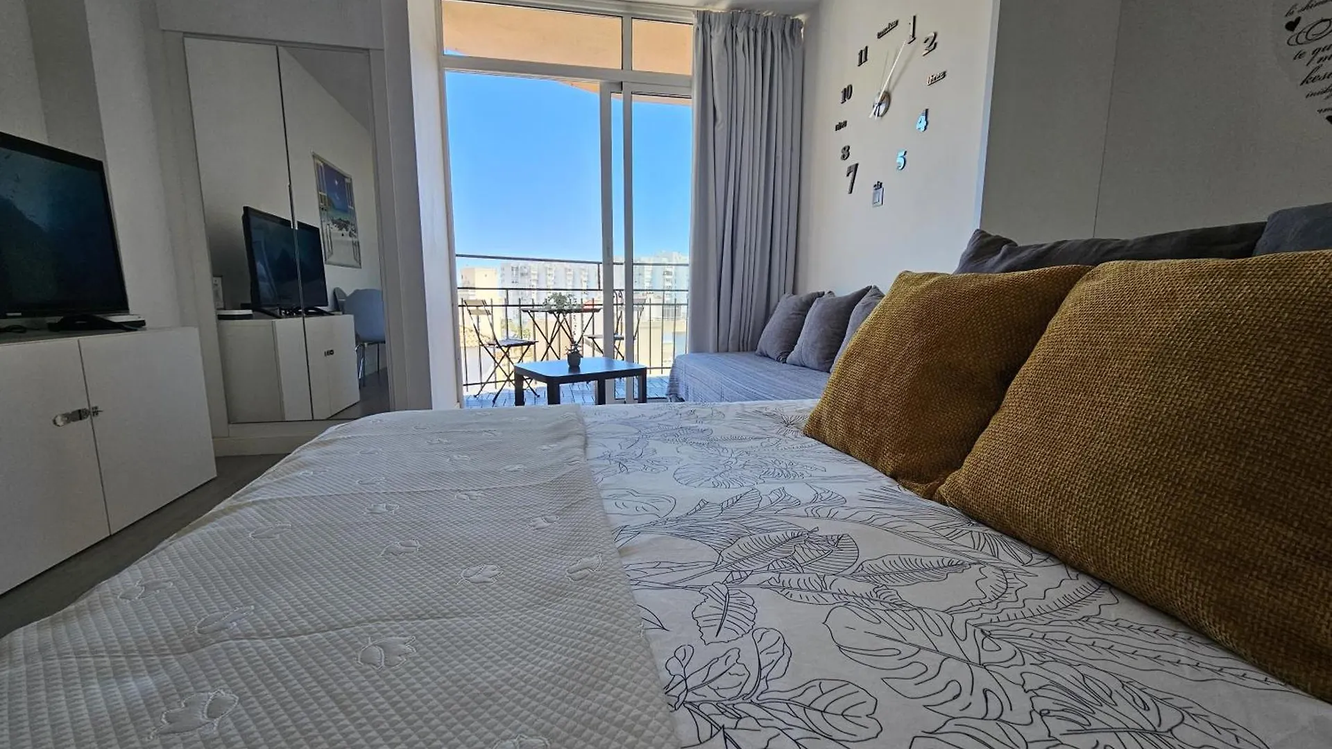 아파트 Fantastico Estudio Amplia Terraza Y Vistas Al Mar 베날마데나코스타