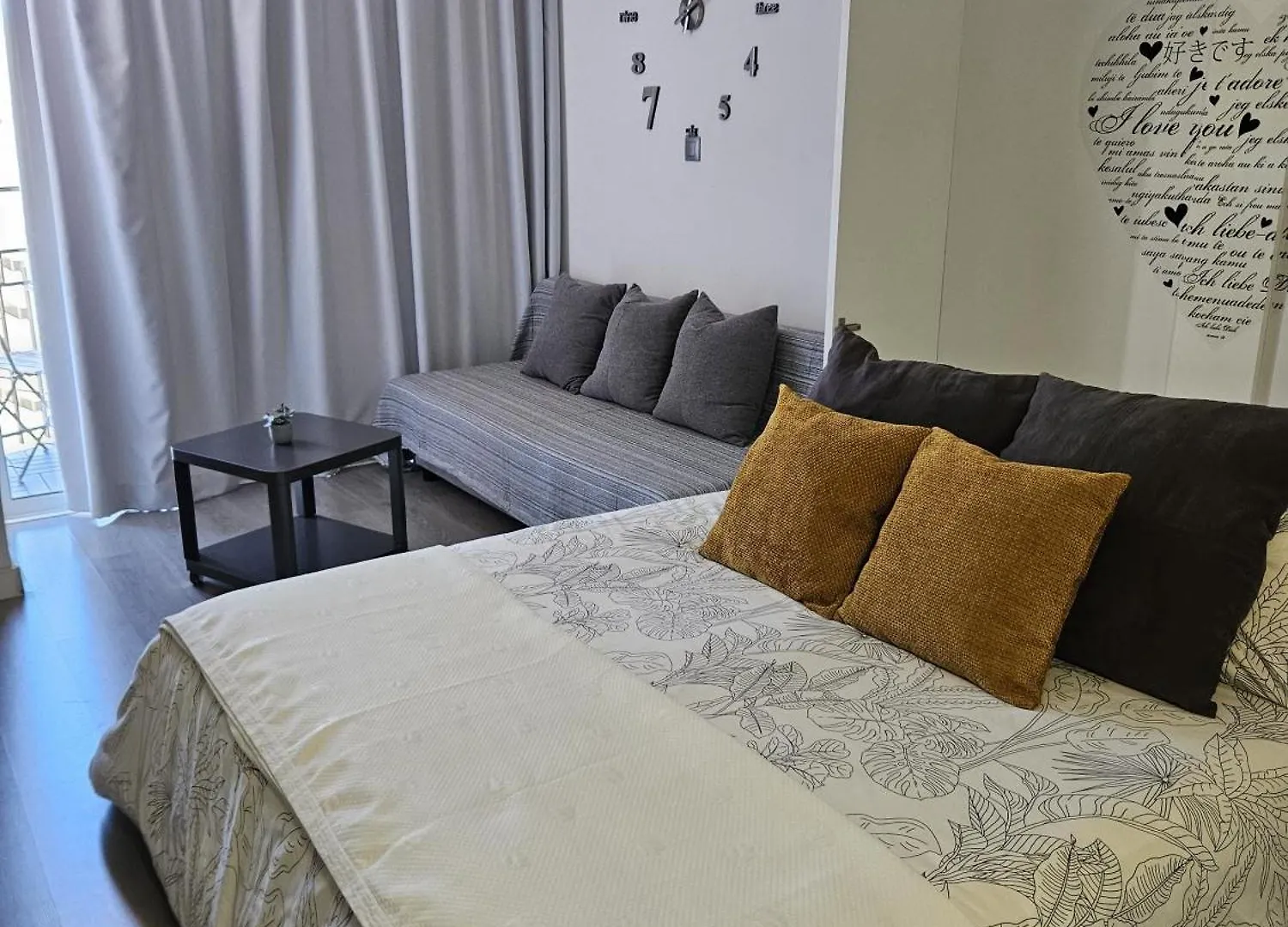 아파트 Fantastico Estudio Amplia Terraza Y Vistas Al Mar 베날마데나코스타